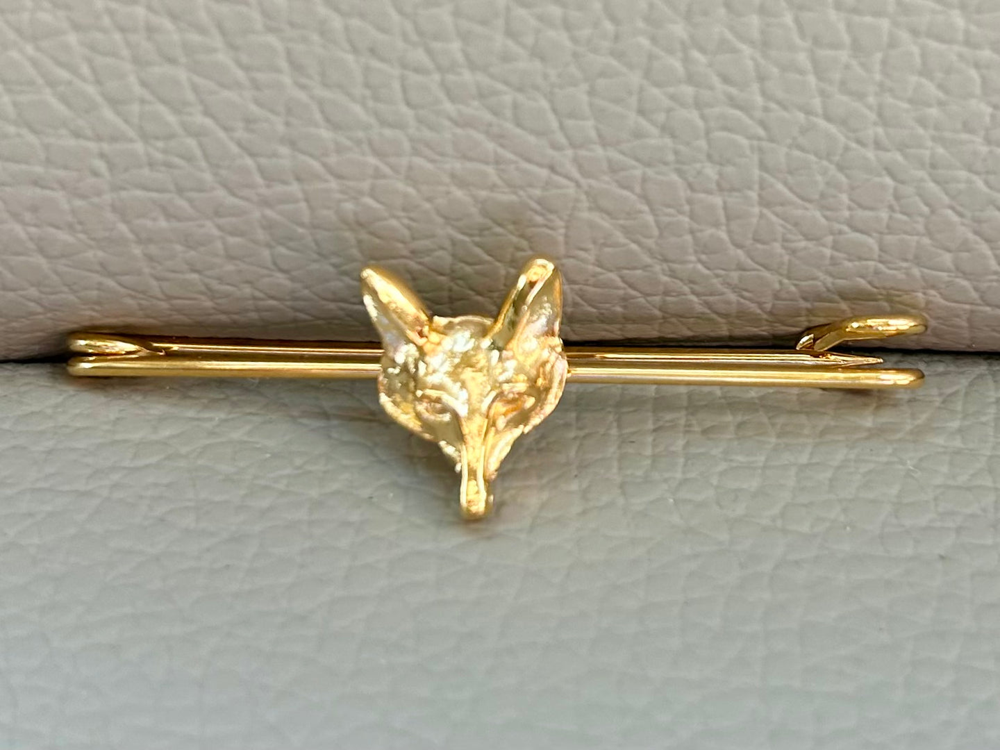 Stock Pin Fox Mask Form Gold Tone