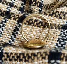 Ring Ladies 18kt Yellow Gold Reverse Painted and Carved Crystal Cabochon Running Fox