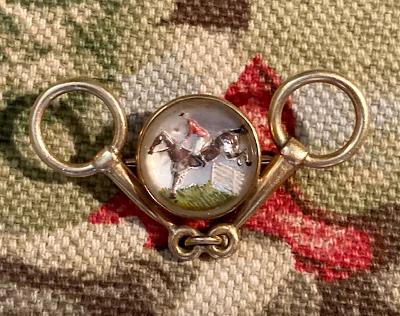 Brooch Vintage 14 kt Yellow Gold and Reverse Carved Painted Hunt Scene