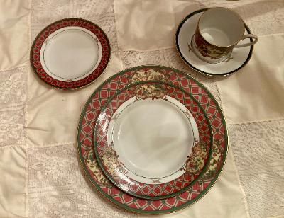 China Noritake Royal Hunt 10 Five Piece Place Settings Pristine