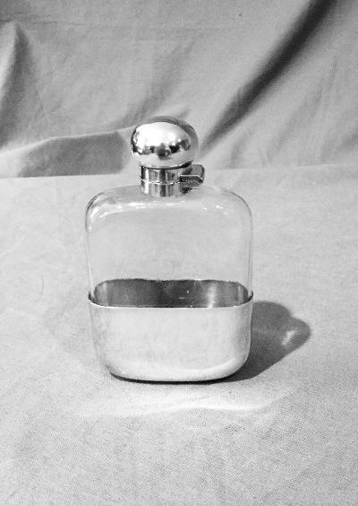 Flask Sheffield Sterling Silver and Glass George V Era  c. 1924